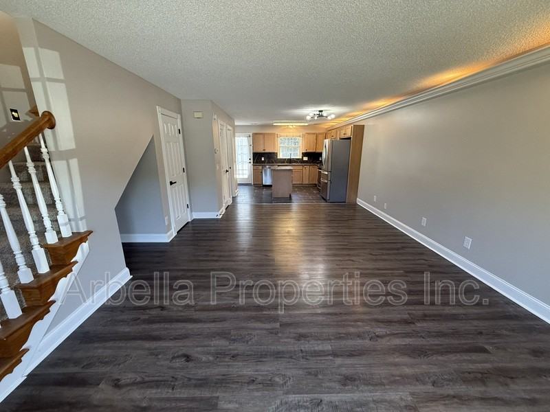 1735 Blakewood Ct - Photo 4 of 20