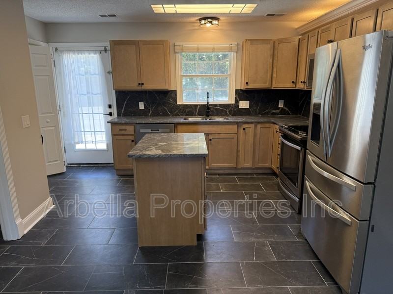 1735 Blakewood Ct - Photo 6 of 20