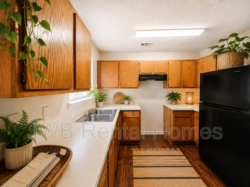 1596 W 30th St - Photo 3 of 11