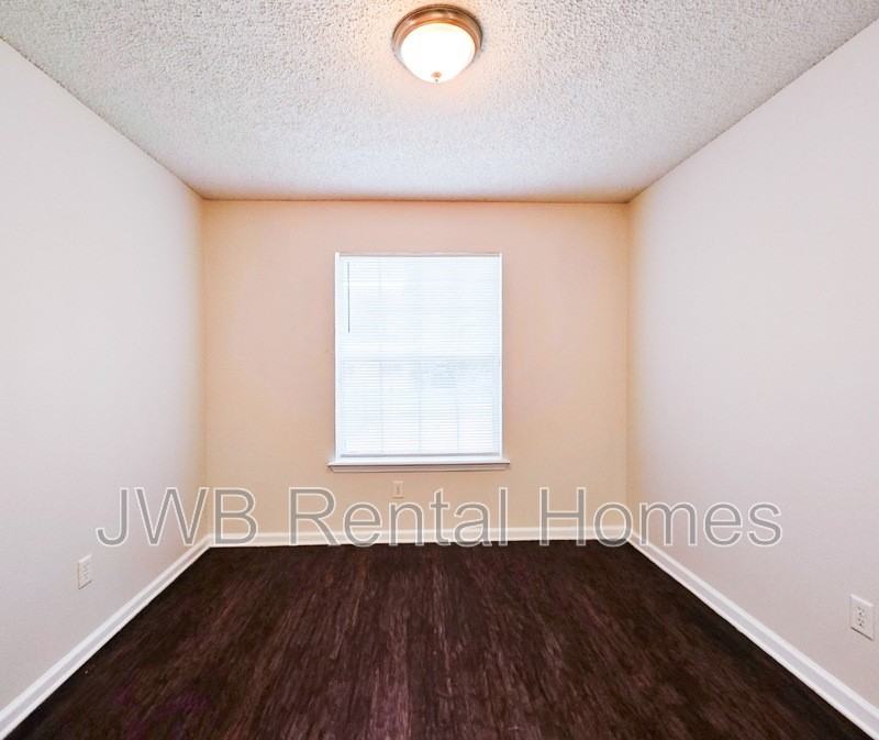 1596 W 30th St - Photo 4 of 11