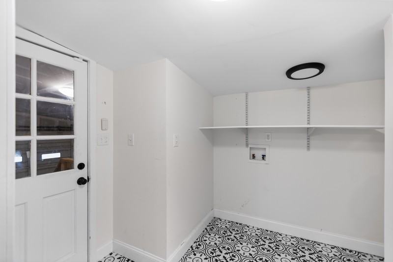 2123 Fenwood Dr - Photo 7 of 10