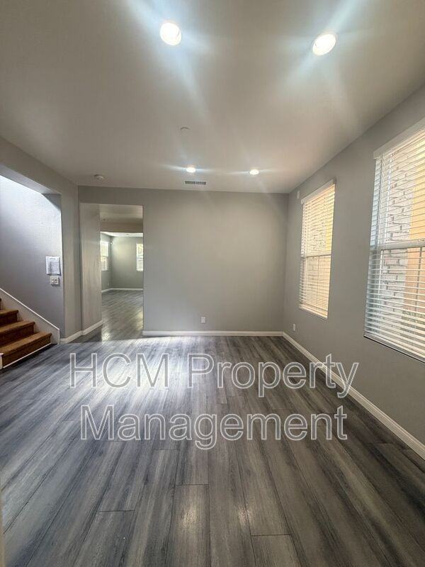 8043 E Loftwood Ln - Photo 4 of 43
