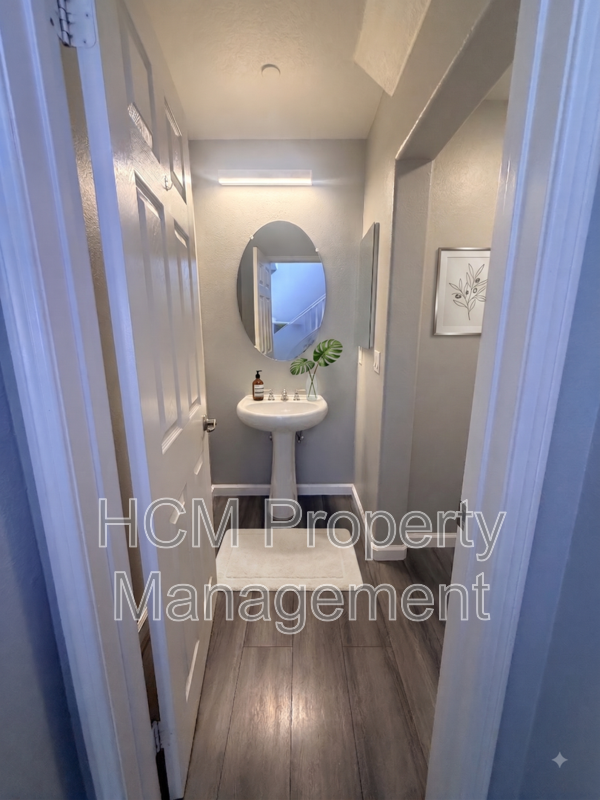 8043 E Loftwood Ln - Photo 7 of 43