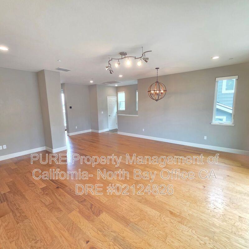 563 Jade St - Photo 2 of 21