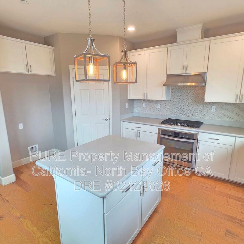 563 Jade St - Photo 5 of 21