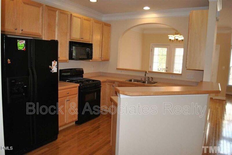 4305 Flintlock Ln - Photo 2 of 8