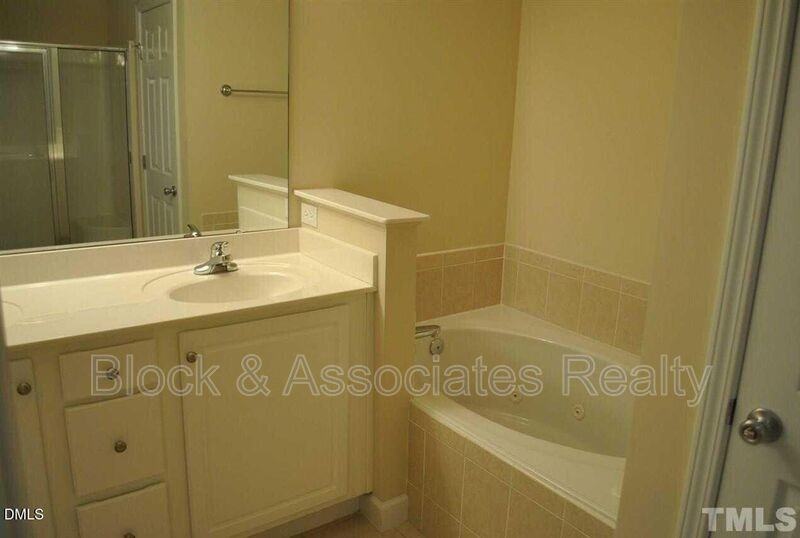 4305 Flintlock Ln - Photo 4 of 8