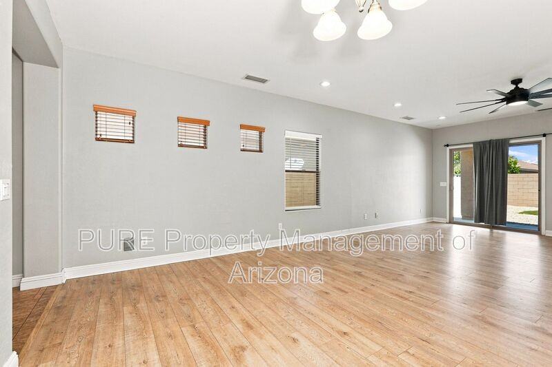 536 E Yellow Wood Ave - Photo 3 of 31