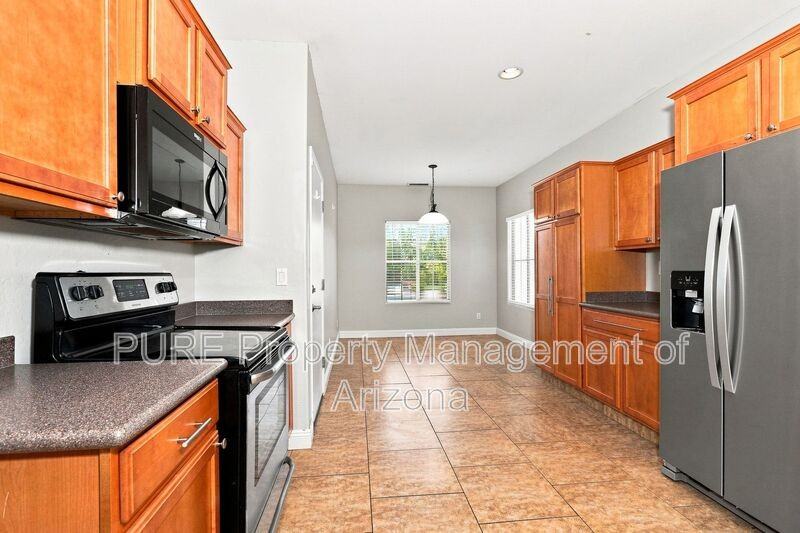 536 E Yellow Wood Ave - Photo 7 of 31