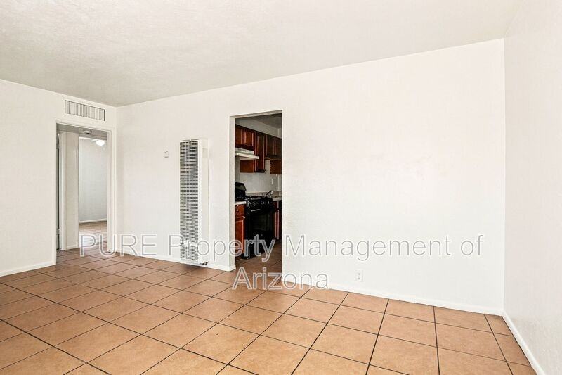 1251 E Rose Ln - Photo 6 of 21