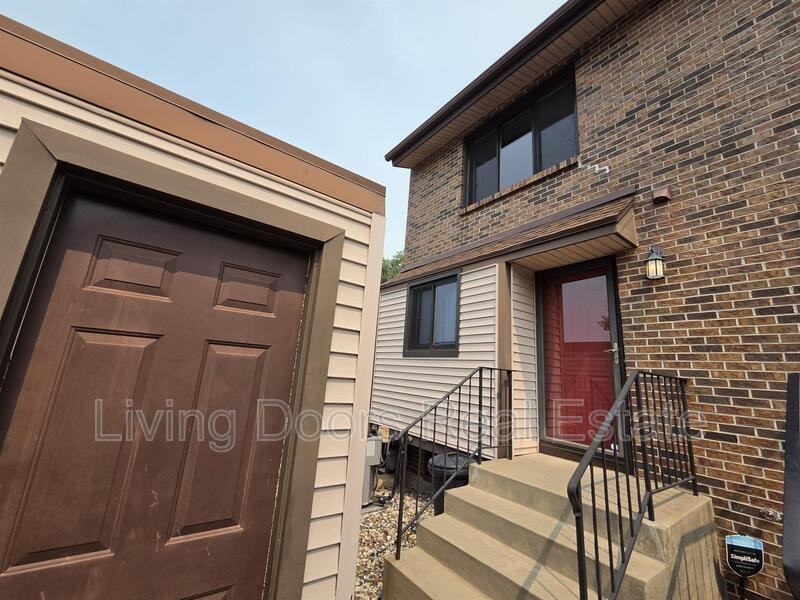 2335 Southwood Pl - Photo 2 of 18