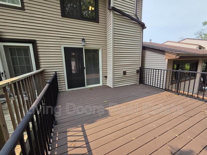 2335 Southwood Pl - Photo 3 of 18