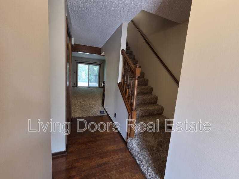 2335 Southwood Pl - Photo 6 of 18