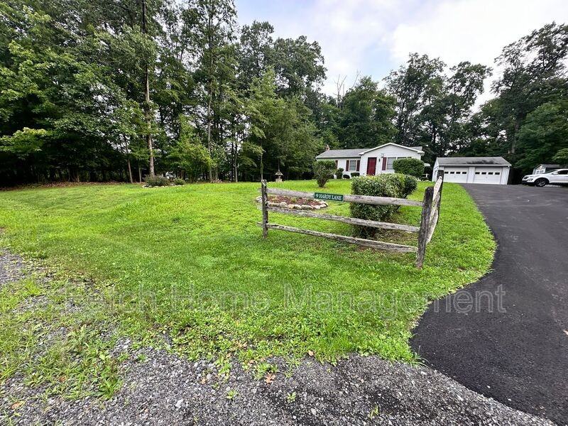 9 Hardy Ln - Photo 3 of 20