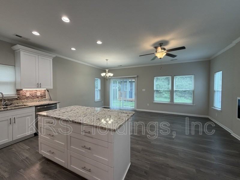 125 Charlotte Ave - Photo 2 of 15