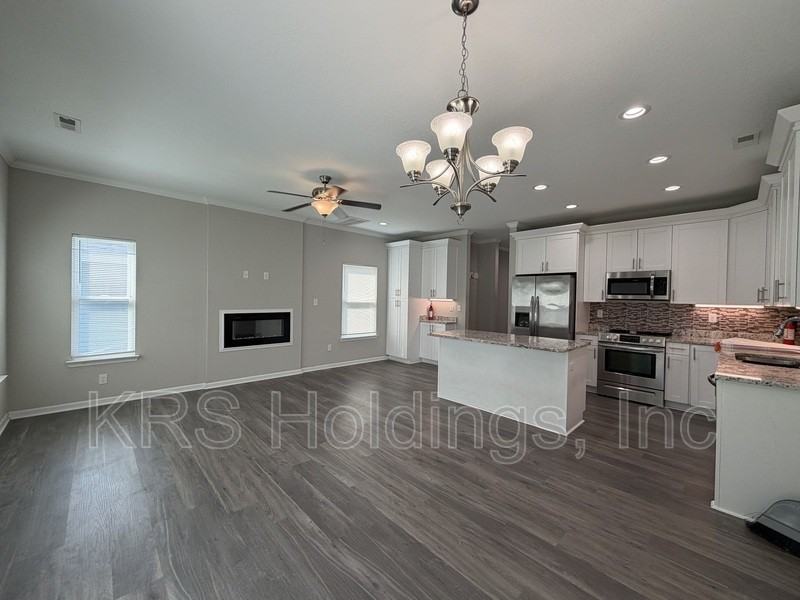 125 Charlotte Ave - Photo 4 of 15