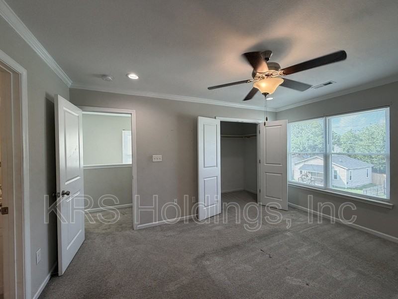 125 Charlotte Ave - Photo 7 of 15