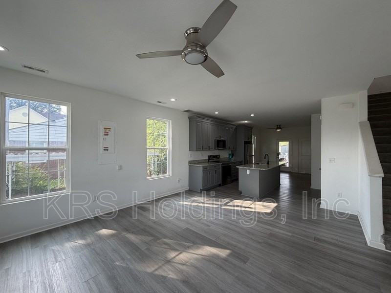 1010 Joyce St - Photo 2 of 15
