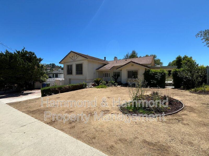 4527 Stark Ave - Photo 3 of 40
