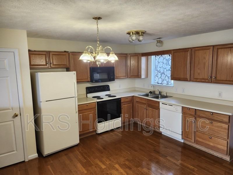327 Emerson Ln - Photo 6 of 13