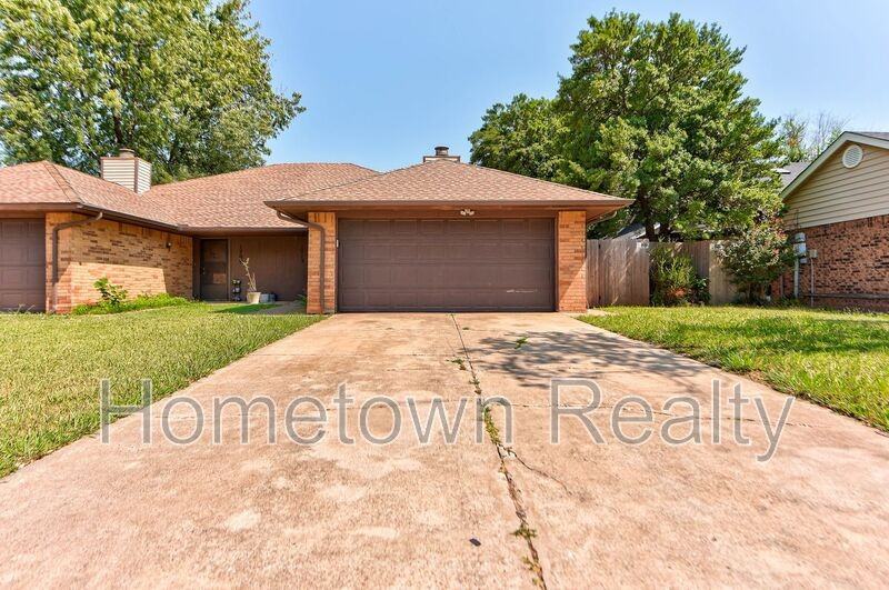1713 Hillcrest Dr - Photo 2 of 30