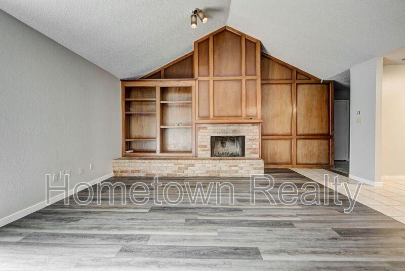 1713 Hillcrest Dr - Photo 7 of 30