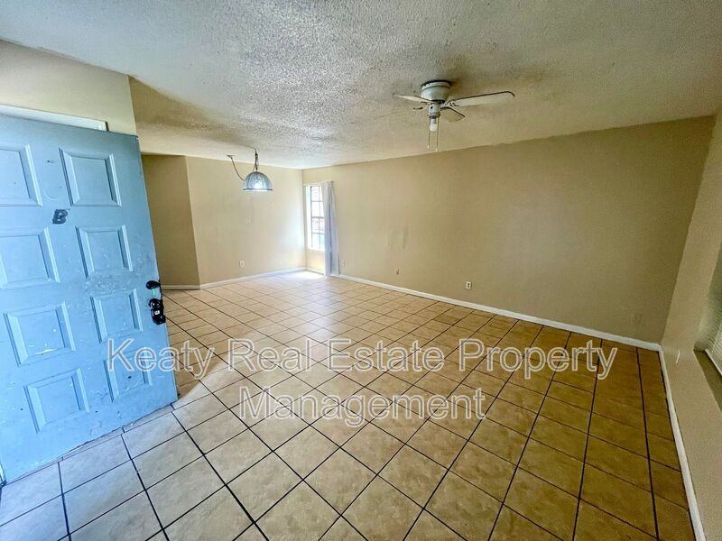 409 Scotsdale St #B - Photo 3 of 11