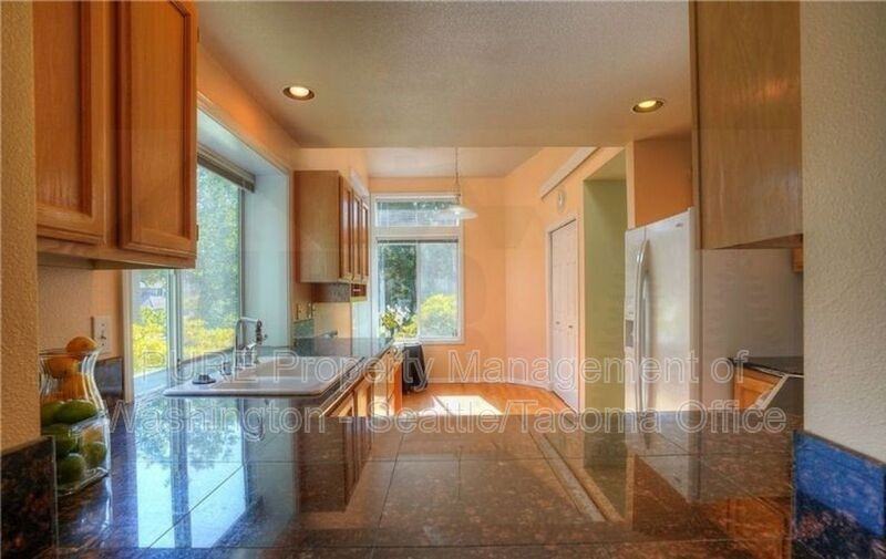 6109 83rd Ave W - Photo 5 of 25