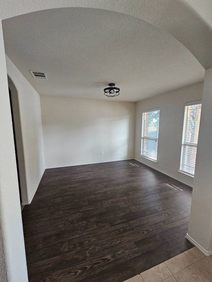 18629 Falcon Pointe Blvd - Photo 7 of 15