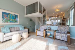 featured image of 1 La Playa St