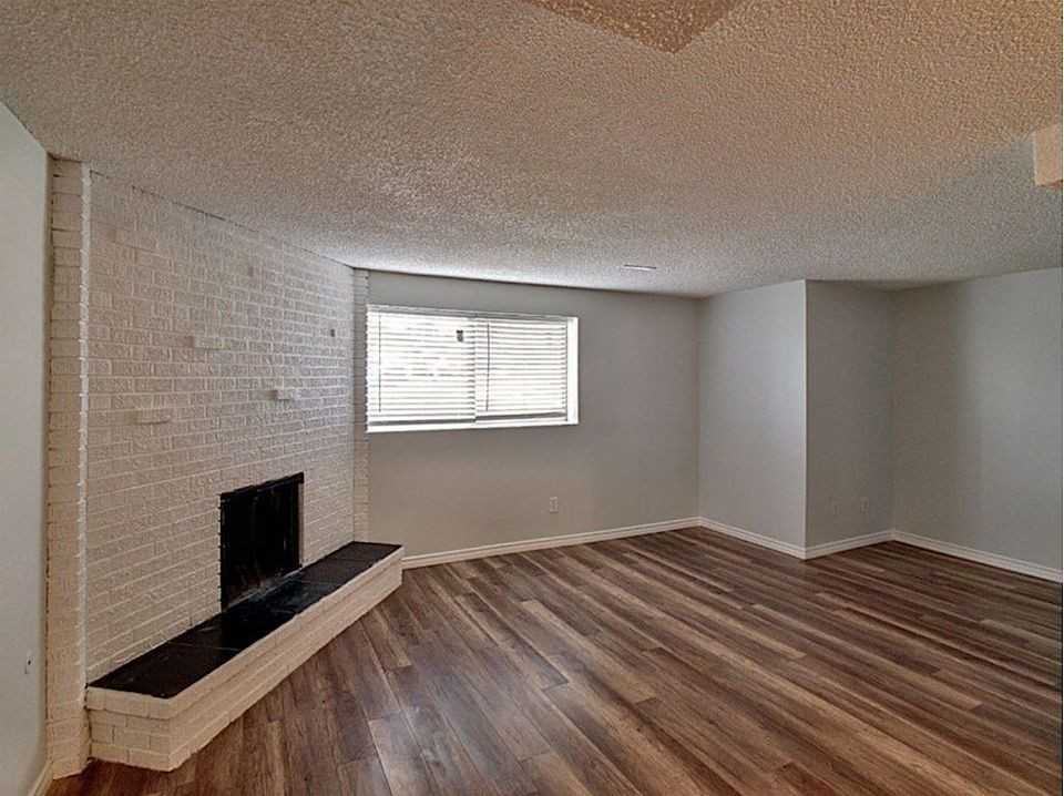2813 10 Ave Se - Photo 2 of 14