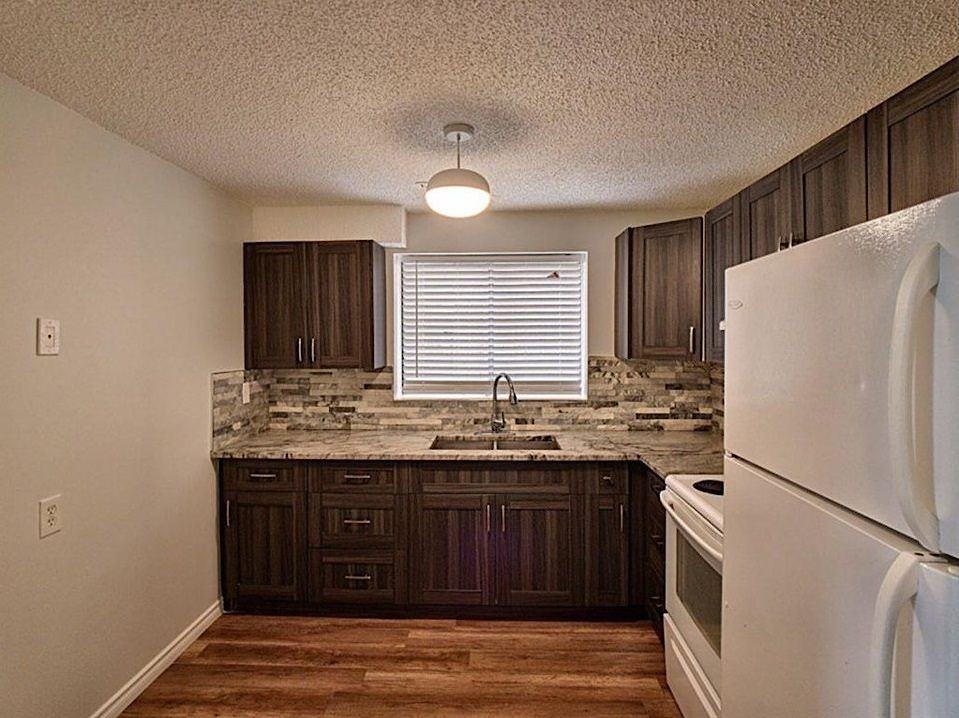 2813 10 Ave Se - Photo 5 of 14