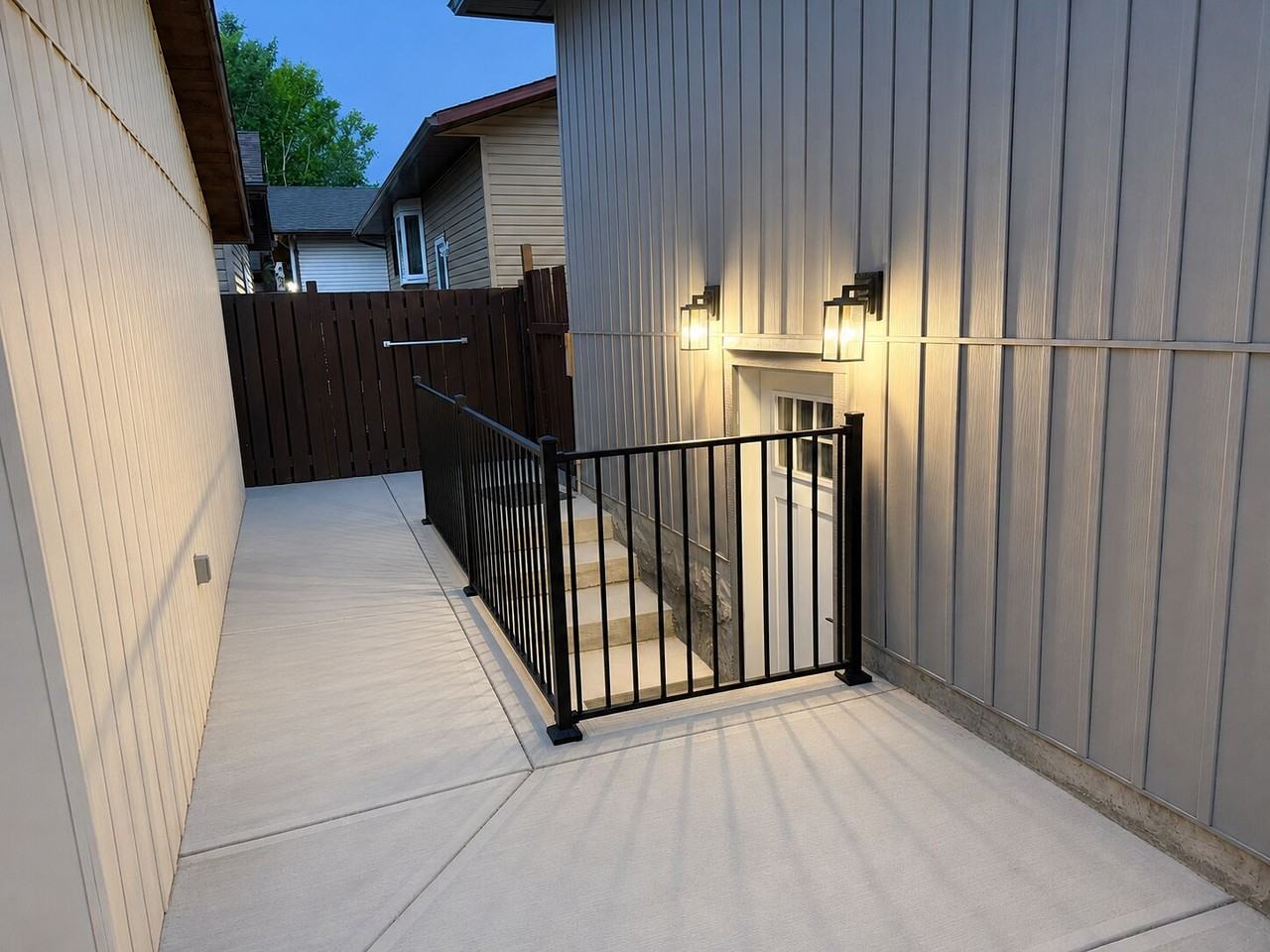 65 Bedwood Rd Ne - Photo 2 of 18