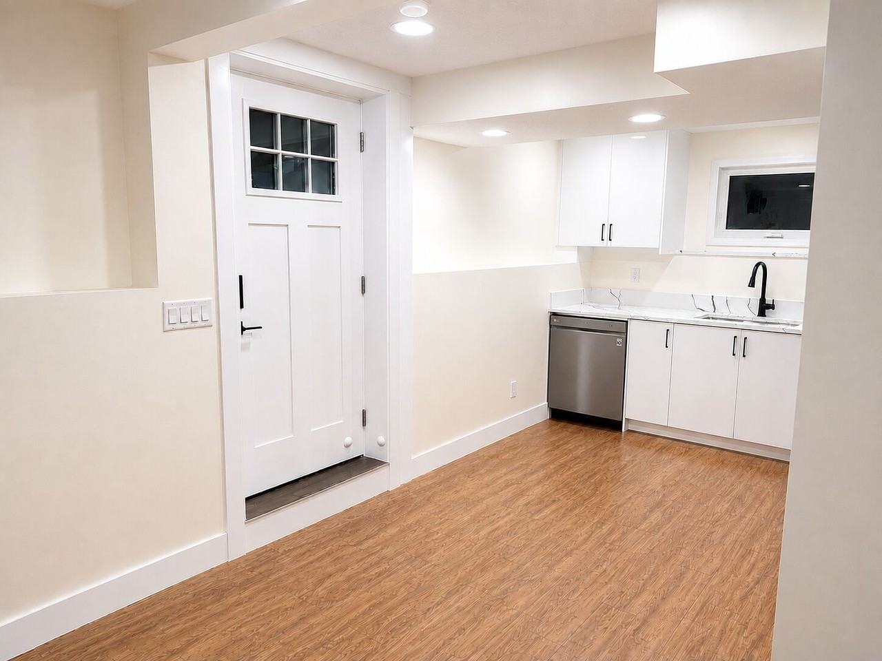 65 Bedwood Rd Ne - Photo 5 of 18