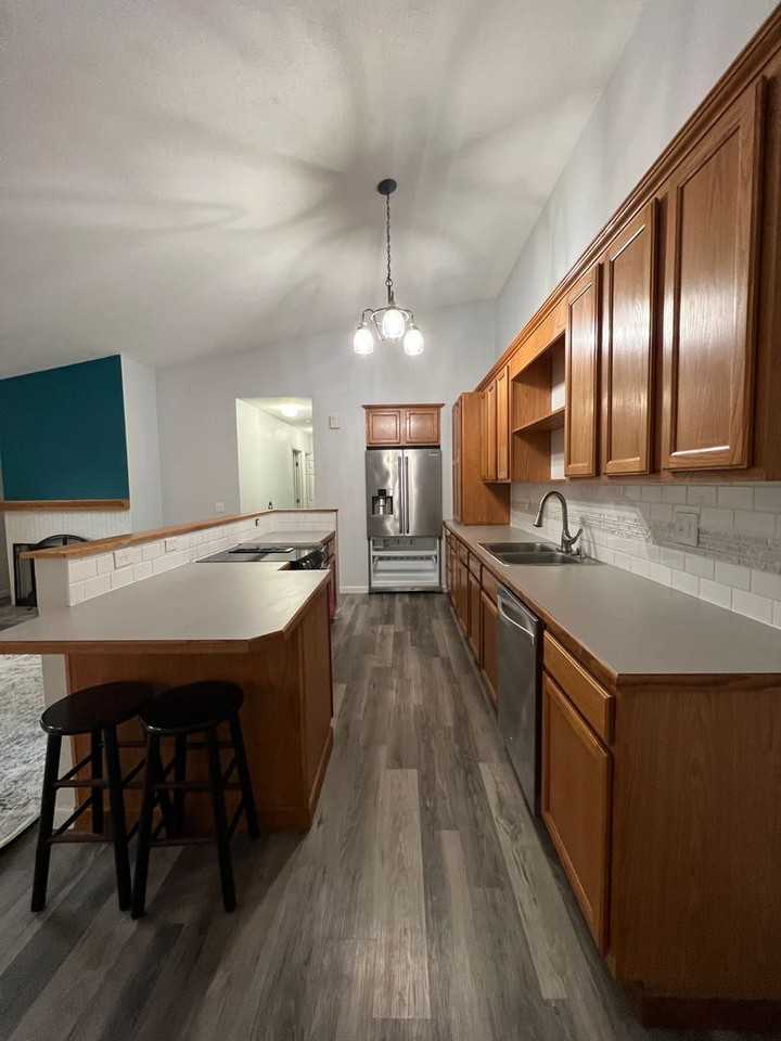 3481 E 20th Ave - Photo 6 of 36