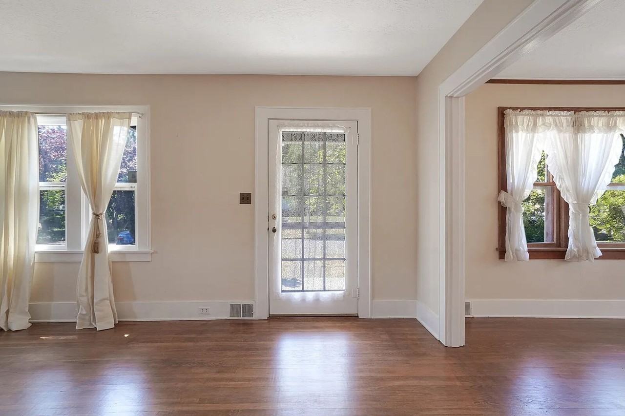 1760 Winter St Se - Photo 2 of 23