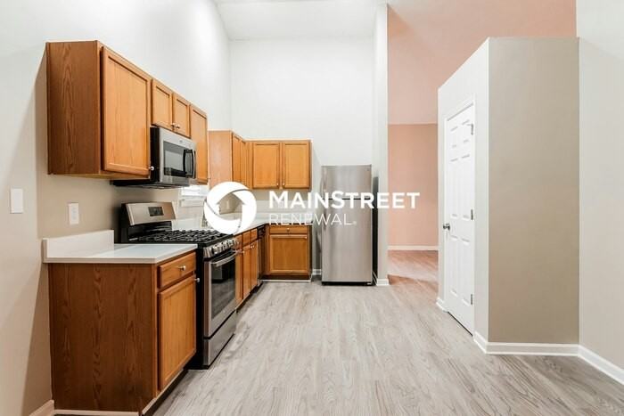 431 Bridgestone Ln - Photo 6 of 16