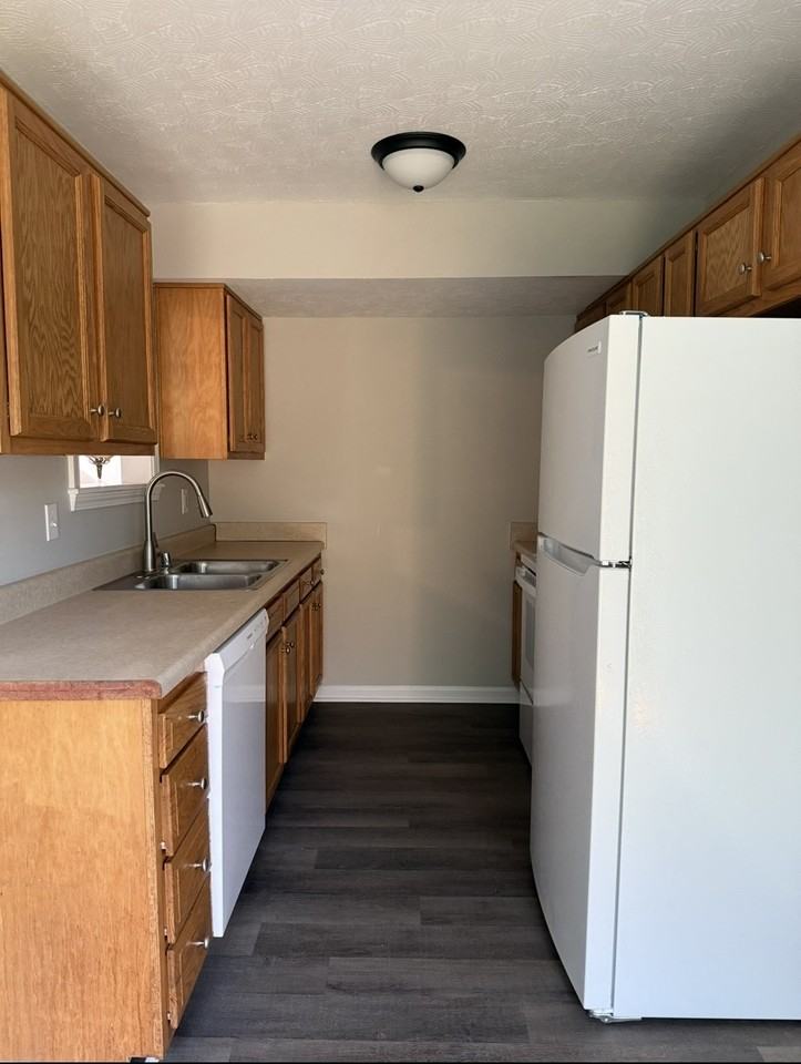 1043 Stonecrest Ct #B - Photo 3 of 19