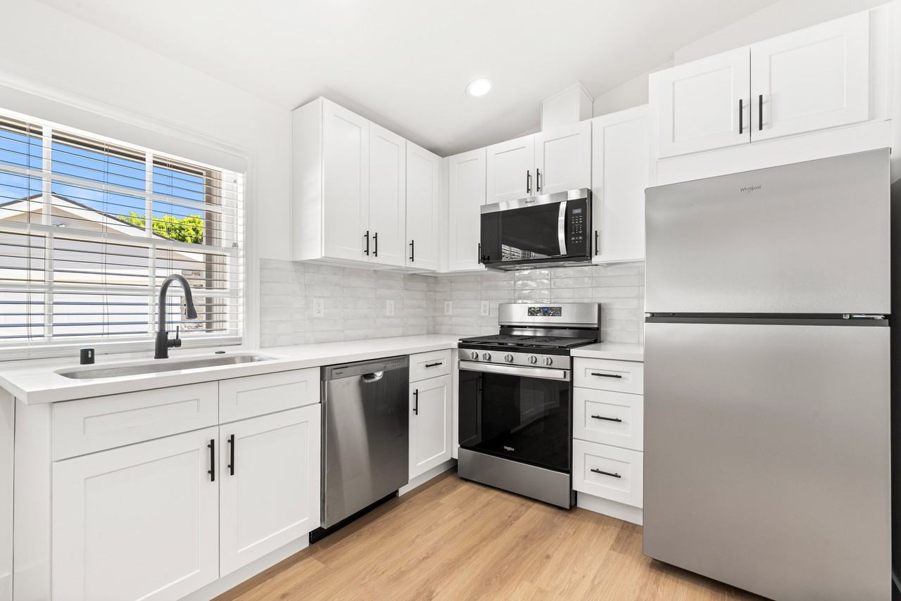 5227 Beckford Ave #NA - Photo 2 of 13
