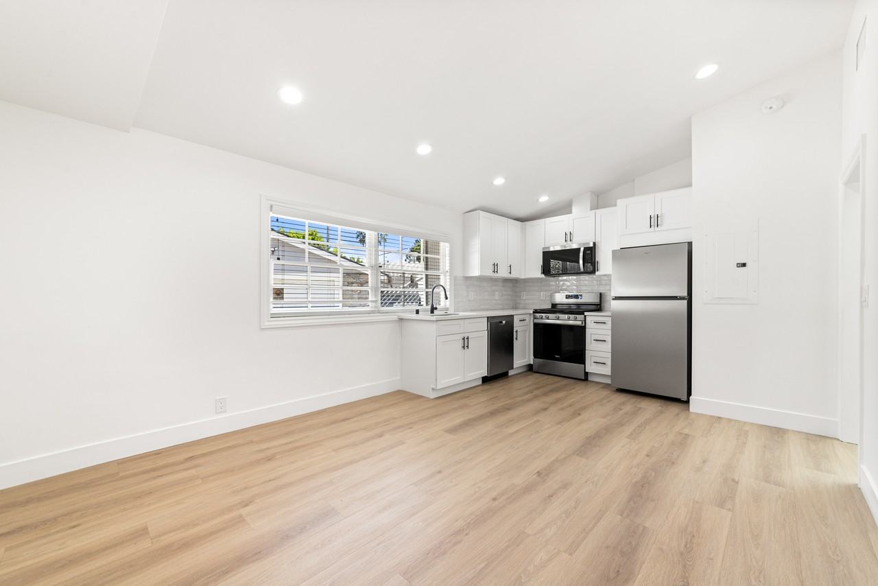 5227 Beckford Ave #NA - Photo 3 of 13
