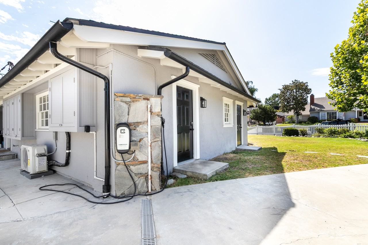5227 Beckford Ave #NA - Photo 6 of 13