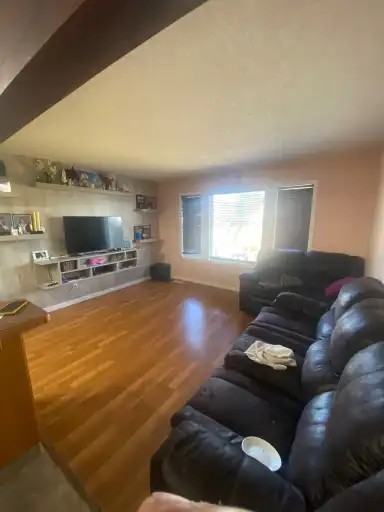 9038 95 Ave - Photo 2 of 14