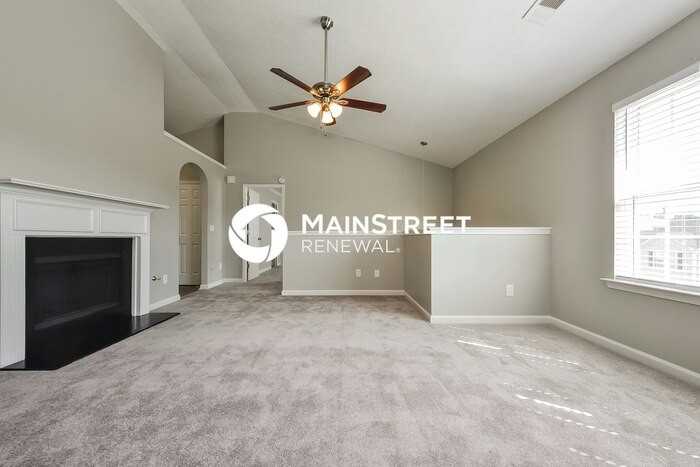 1424 Buckingham Pl - Photo 4 of 17