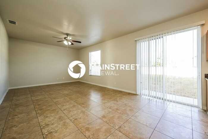 825 Eisenhower Blvd - Photo 4 of 17