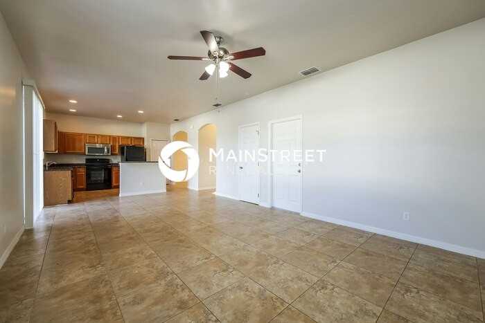 825 Eisenhower Blvd - Photo 5 of 17
