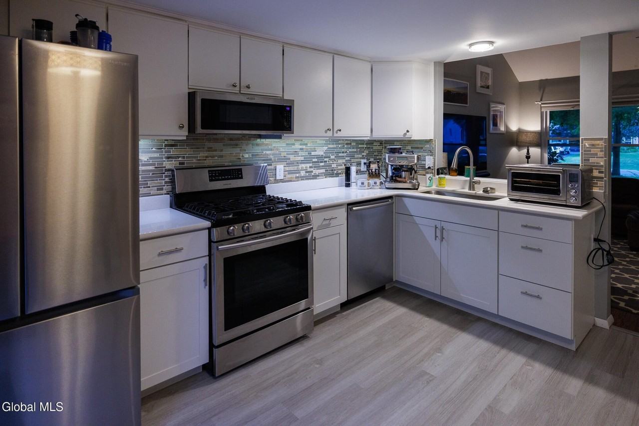 178 Arrow Wood Pl - Photo 2 of 13