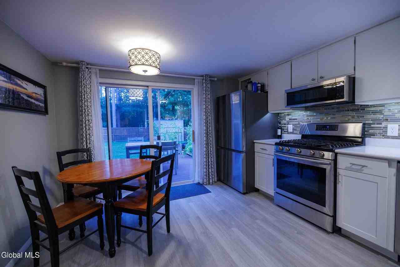 178 Arrow Wood Pl - Photo 3 of 13