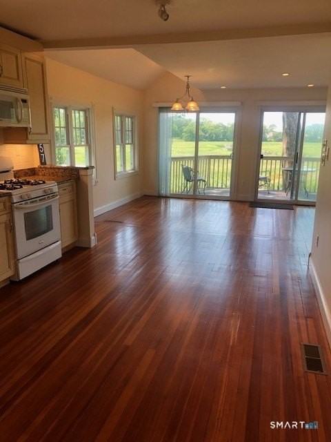 53 Linden Ave - Photo 4 of 12