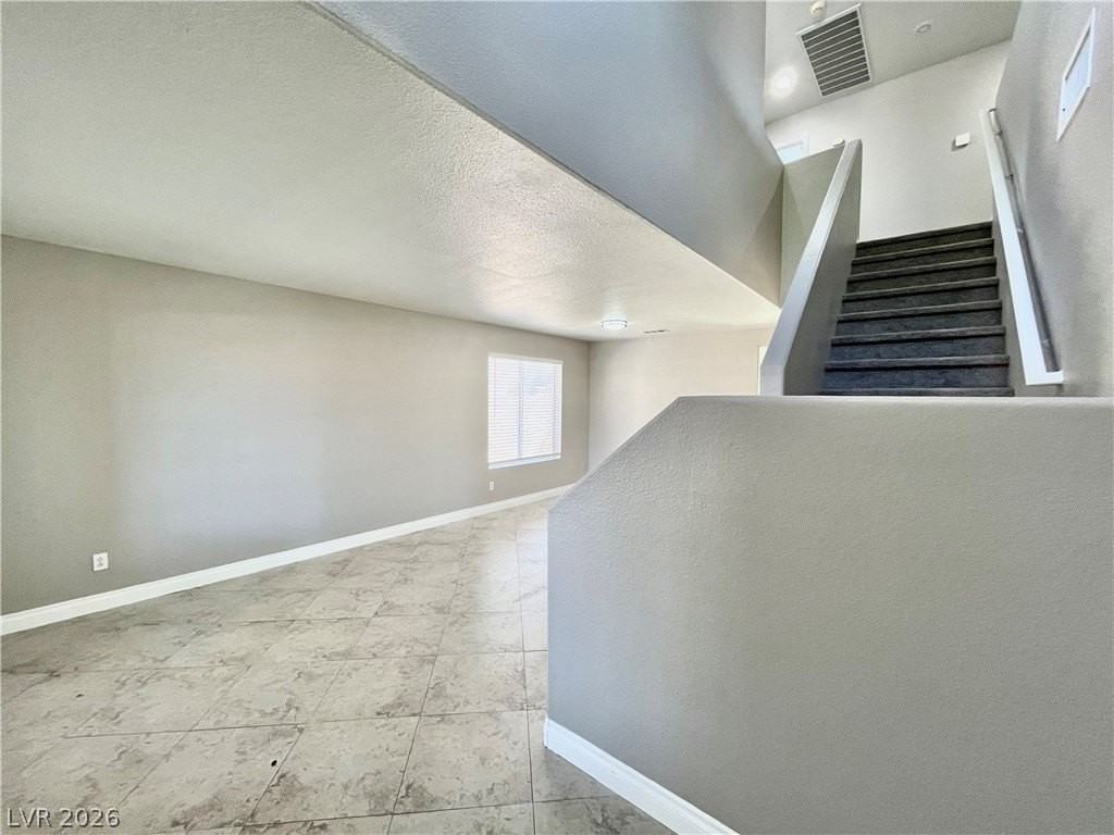 9924 Clover Field Ct - Photo 3 of 35