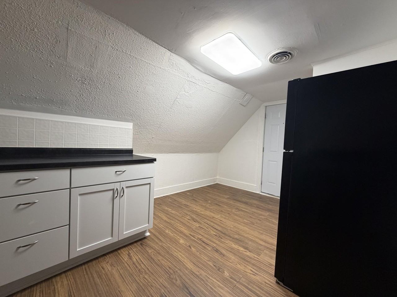 1221 Wells Pl #2 - Photo 3 of 8